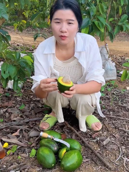 轻食好搭档牛油果，直接吃、拌沙拉都美味，低糖低脂