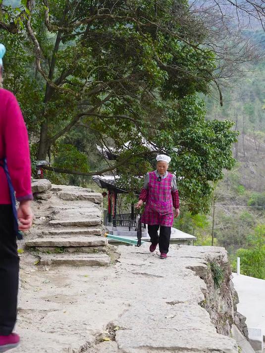 把贵州酸汤鱼比作一幅画,那么辣就是底色,酸,则是点缀