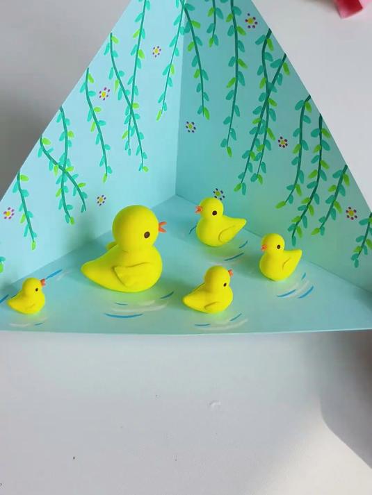 《春江水暖鸭先知》,春天来啦,教你用卡纸和粘土来做一副立体画