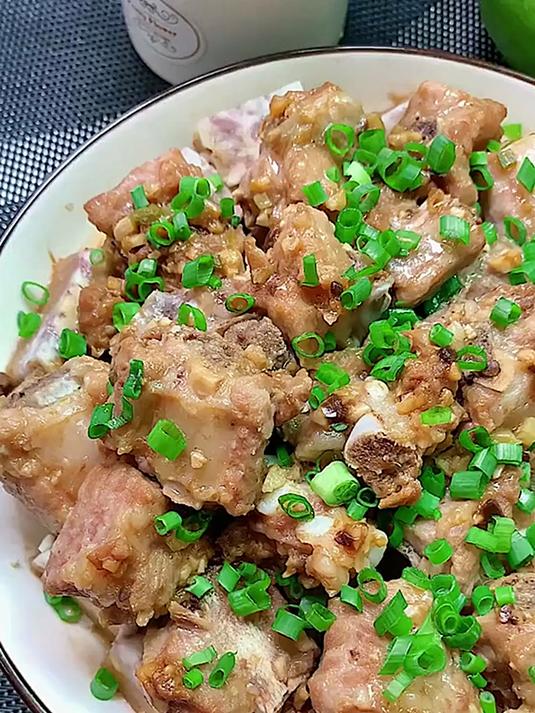 做了一道“香芋排骨”,却忘记放油了,如何弥补这个小遗憾呢?