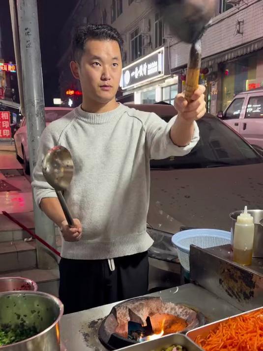 大客户去哪了#炒饭 #炒粉 #炒面 #摆摊#守护的重量#