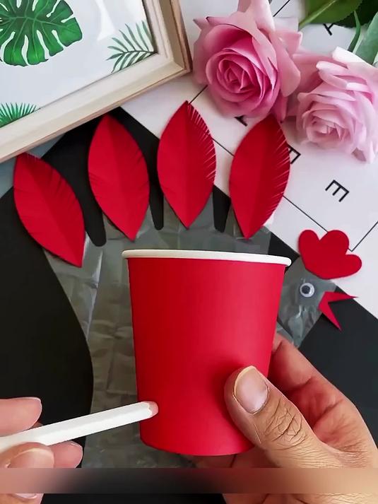 塑料手指鸡!一个简单制作的小玩具,好看又好玩!