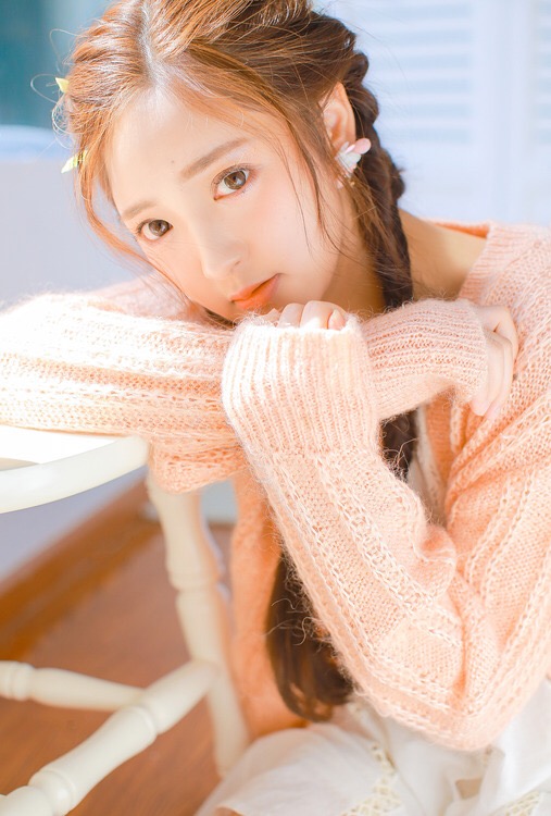 图片[2]-Little girl-六色网