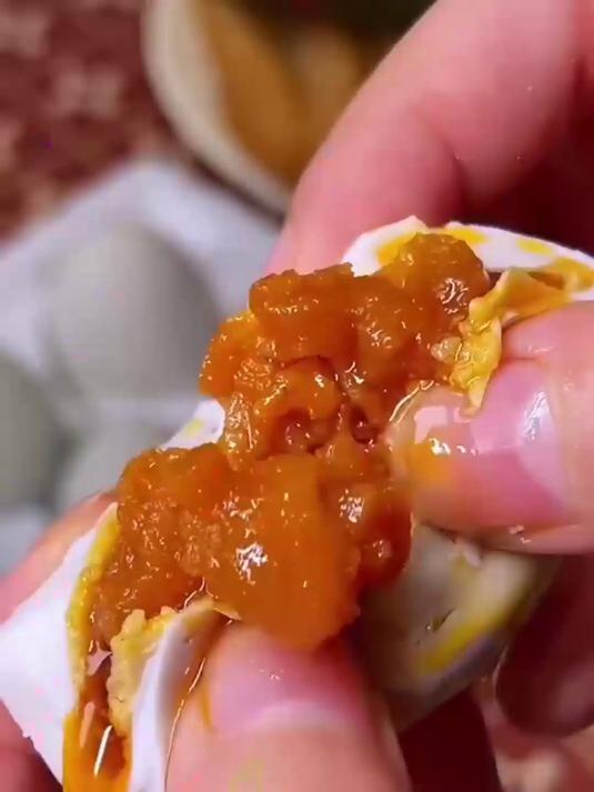 北海烤海鸭蛋黄：起沙流油不齁咸