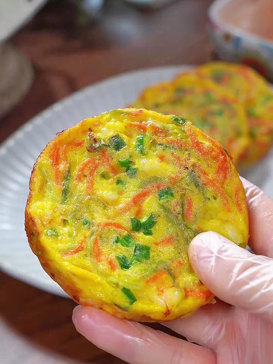 早餐营养要跟上,就做蔬菜虾仁蛋饼