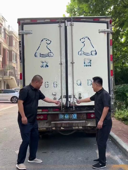 硬核宠娃买 500 斤活虾给姑娘烘虾干，算下来又省又赚太会过日子