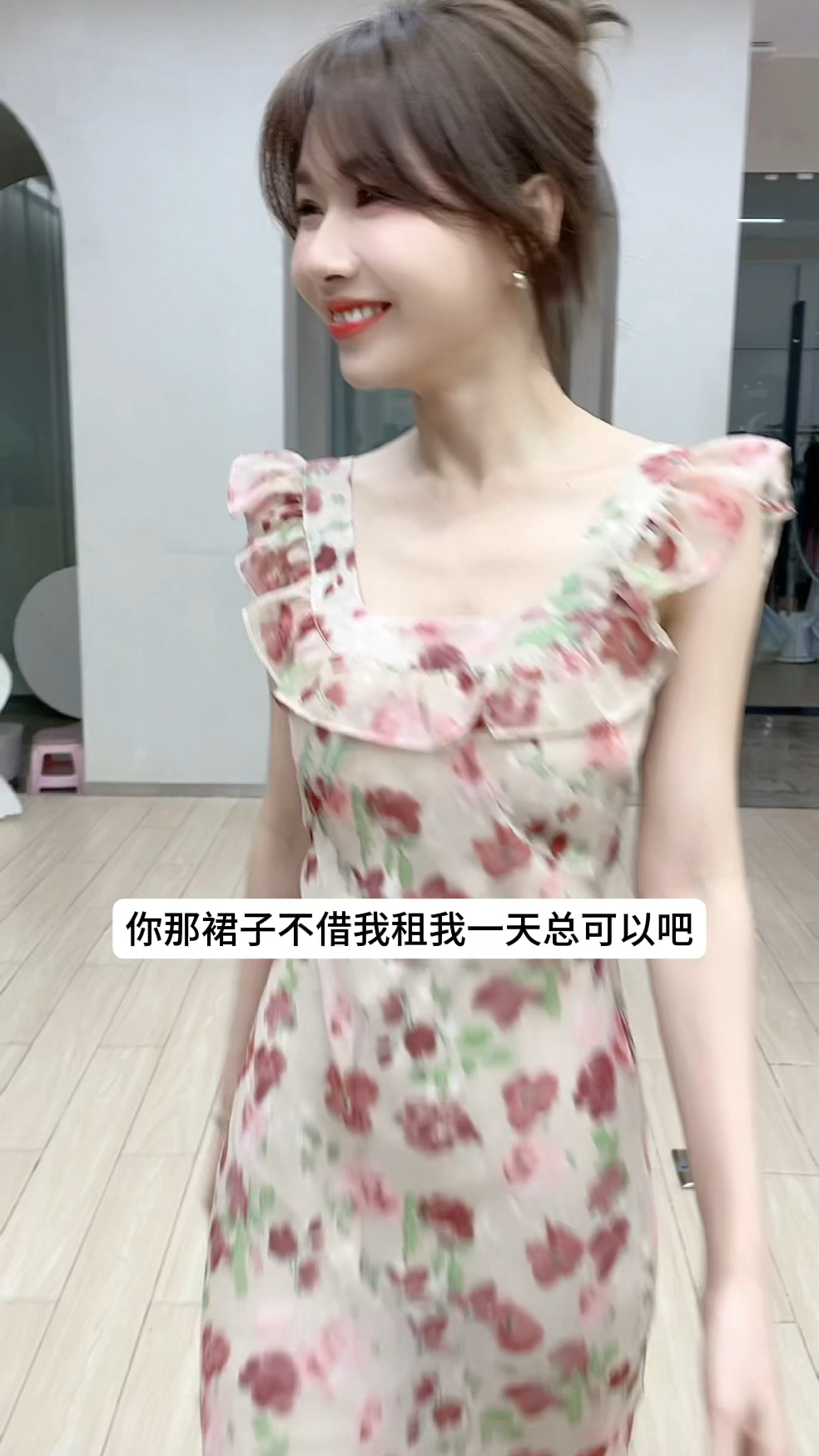 新上架的这件鱼尾裙也太好看太显气质了吧!气质优雅时尚感十足#美出高级感 #穿出高级