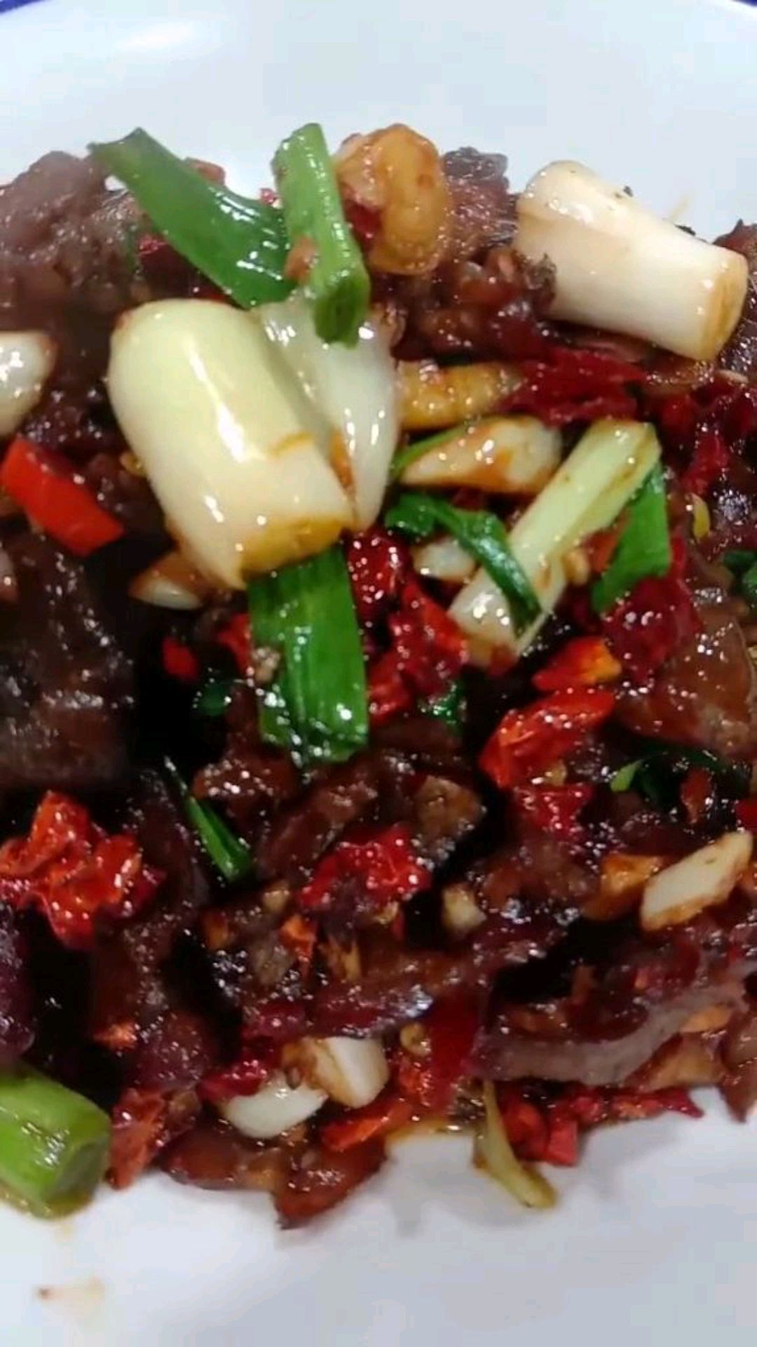 农家特色小炒之蒜苗炒腊牛肉,这味道吃过的都知道,下酒好菜啊