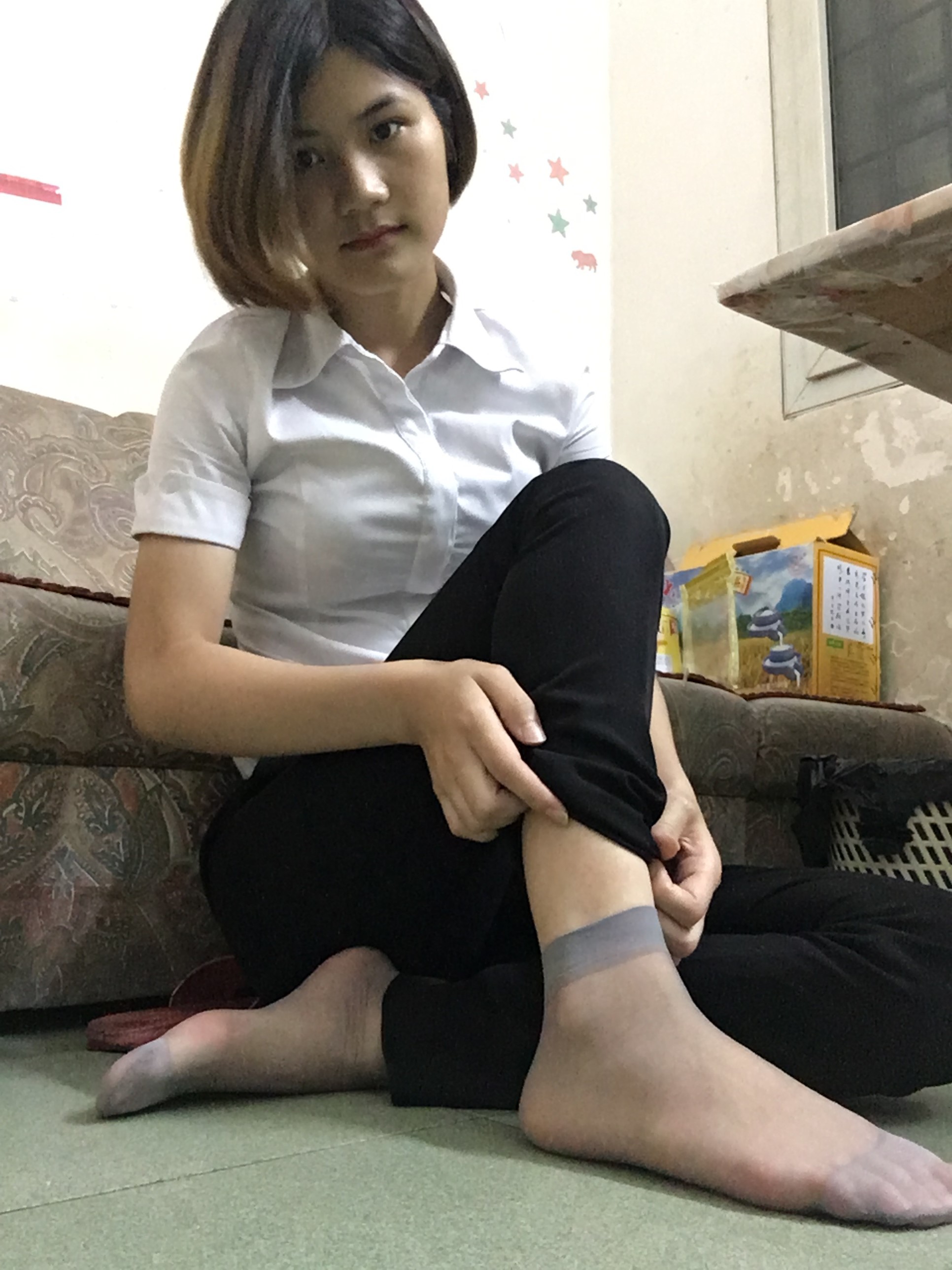 图片[37]-学妹校园寝室短丝系列032期 谭佐婷[40P22M]-六色网