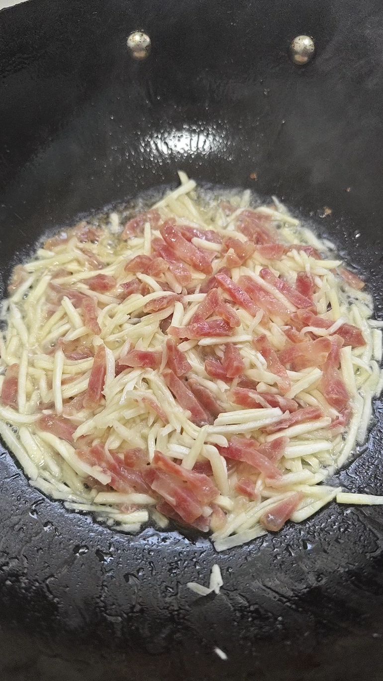 茭瓜炒香肠,美味