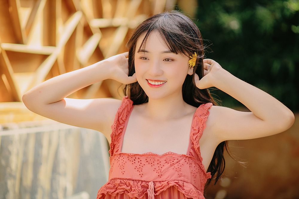 图片[21]-夏日阳光下的女孩-六色网