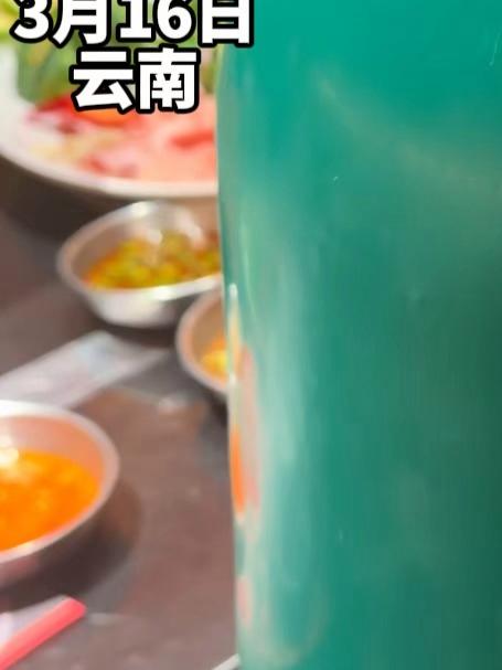 大理的“小企鹅”啤酒,一人一大壶看呆外地人,网友:基本没度数很清爽