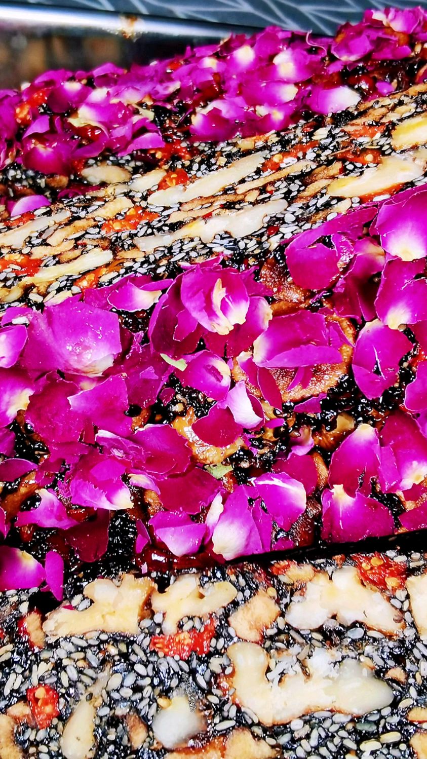 自己在家做阿胶糕好吃又放心,有两种口味哦,一种是蒸的一种是隔水煮的你更喜欢哪款?