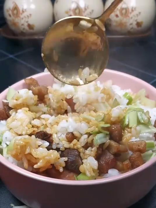 猪油渣拌饭还是小时候那个味道