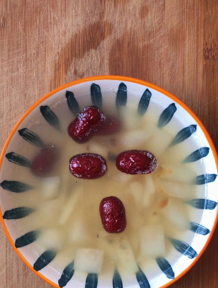 荸荠煮水的正确方法,分享一道荸荠红枣煮雪梨