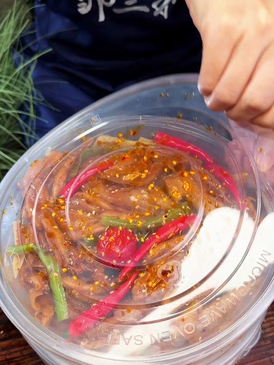 乐山钵钵鸡大杂烩!鲜到跺脚的神仙美味谁懂这快乐啊?#钵钵鸡大杂烩#