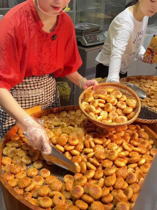 徽州特产黄山烧饼:梅干菜肉馅,越嚼越香