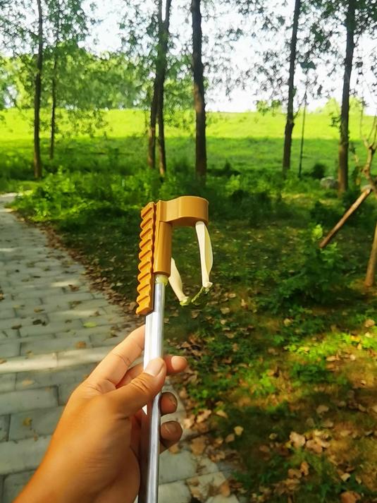 发现一个很好玩很怀旧的射击玩具:精灵V8皮筋枪