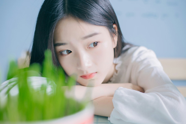 图片[6]-少女和猫-六色网
