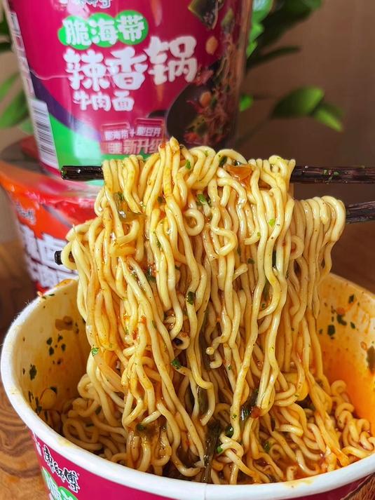 康师傅脆海带辣香锅牛肉面，真的是够香够辣够过瘾