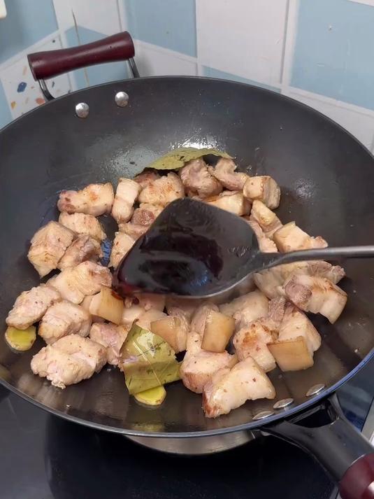 给孩子做了红烧肉炖白萝卜