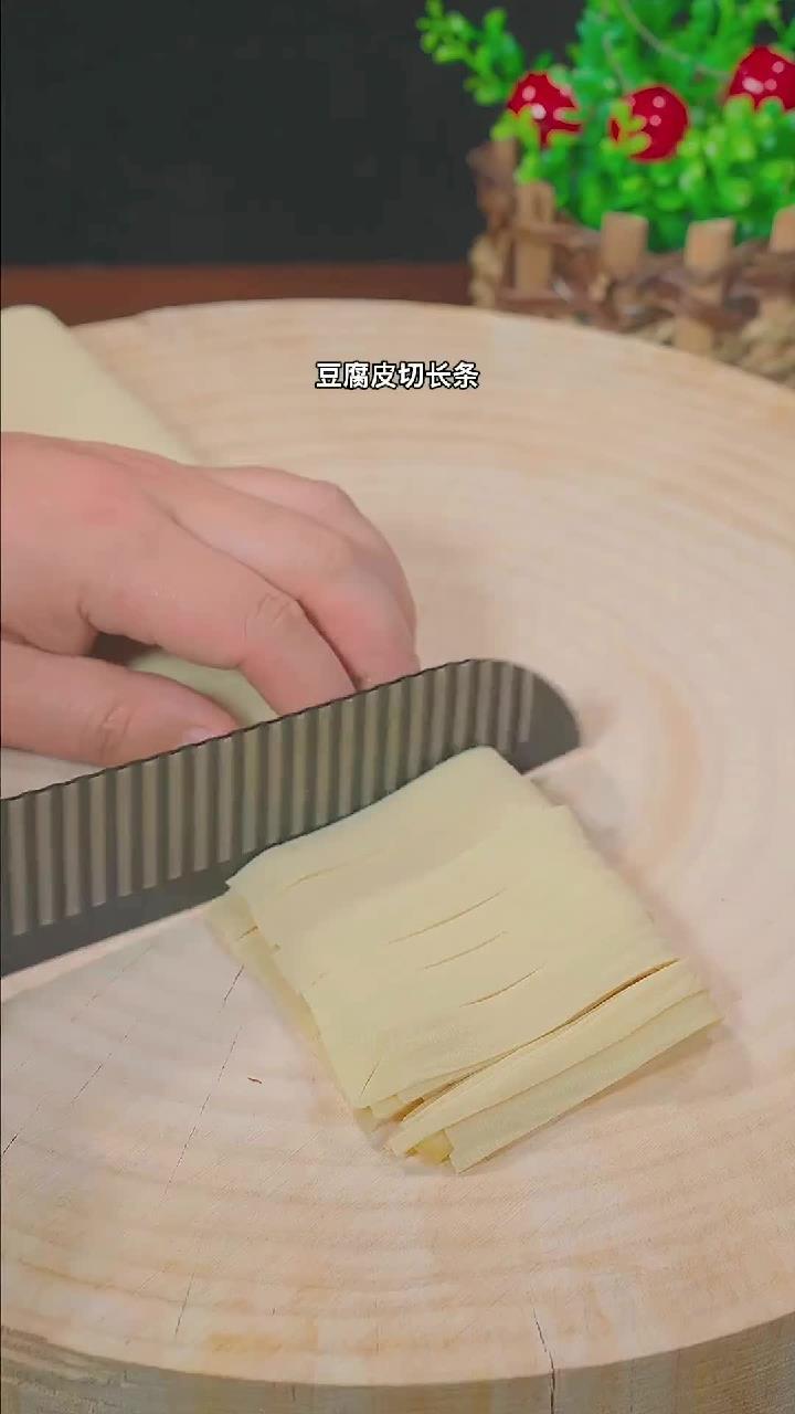 豆腐皮做成烧烤味,比辣条还好吃
