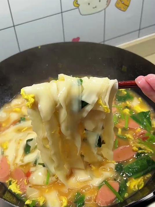 我家每次做这个西红柿鸡蛋刀削面
