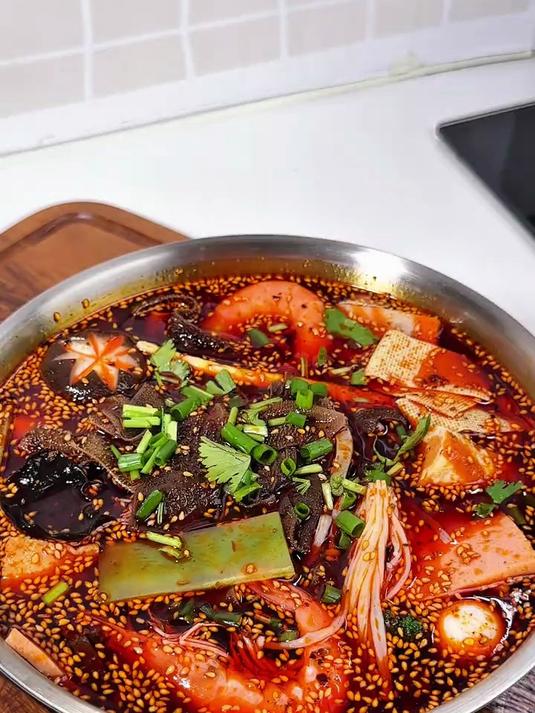 炎热的夏天吃钵钵鸡真的太合适了