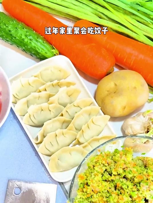 这个绞肉机真好用,家里绞肉绞菜和面打豆浆 都用它