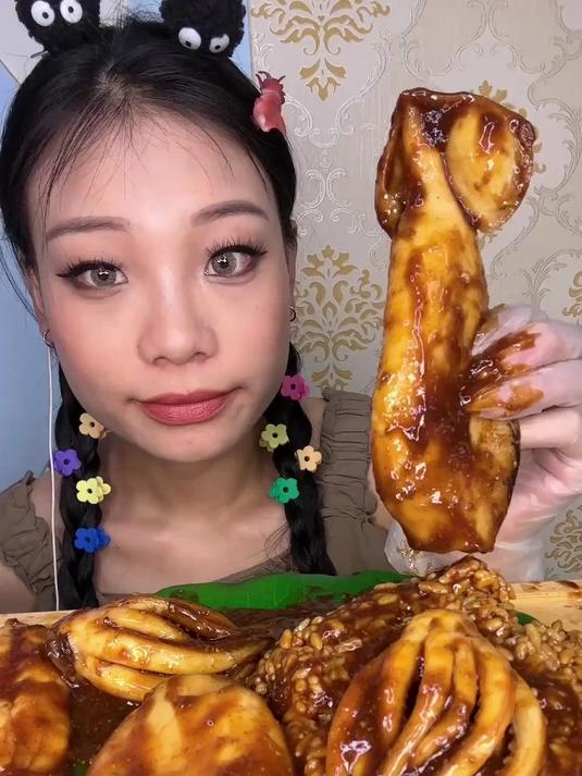 酱汁鱿鱼烫饭太香了太下饭啦