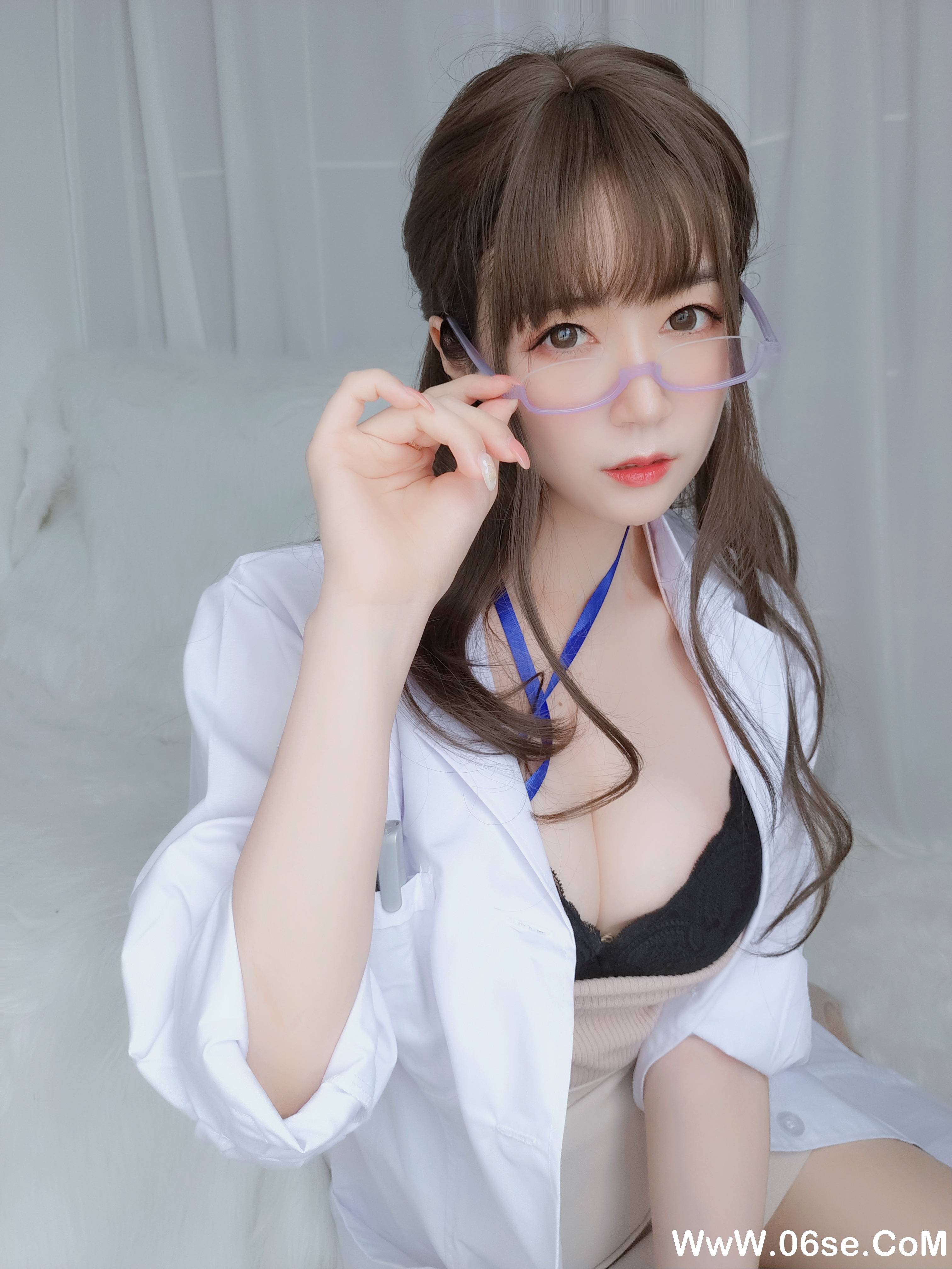 图片[118]-Coser小姐姐白银 NO.060 – 私人医生[159P+6V1.03G]-六色网