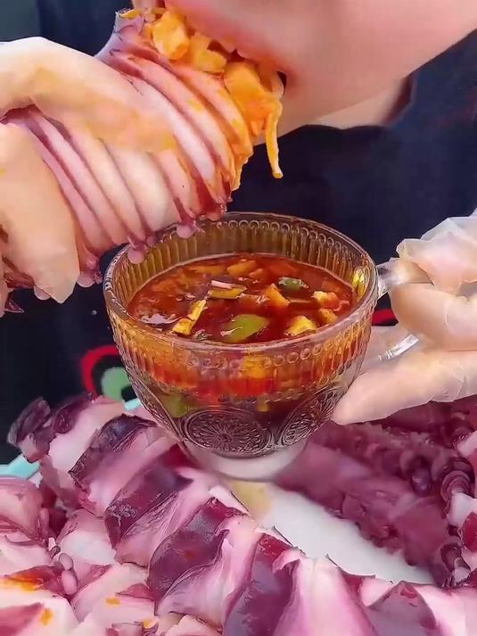 宅家美食!鱿鱼须脆爽够味,冷冻即食不用开火