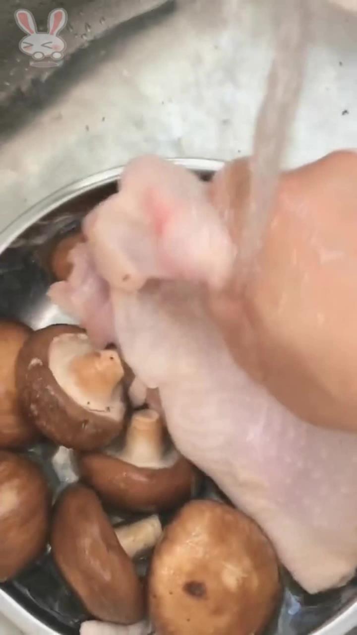 香菇滑鸡粥,也是我的最爱,所以我分享给大家