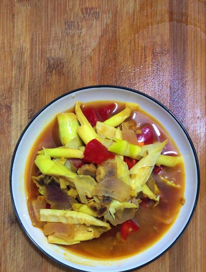 鲜竹笋怎么做好吃又简单,分享一道鲜竹笋炒腊肉