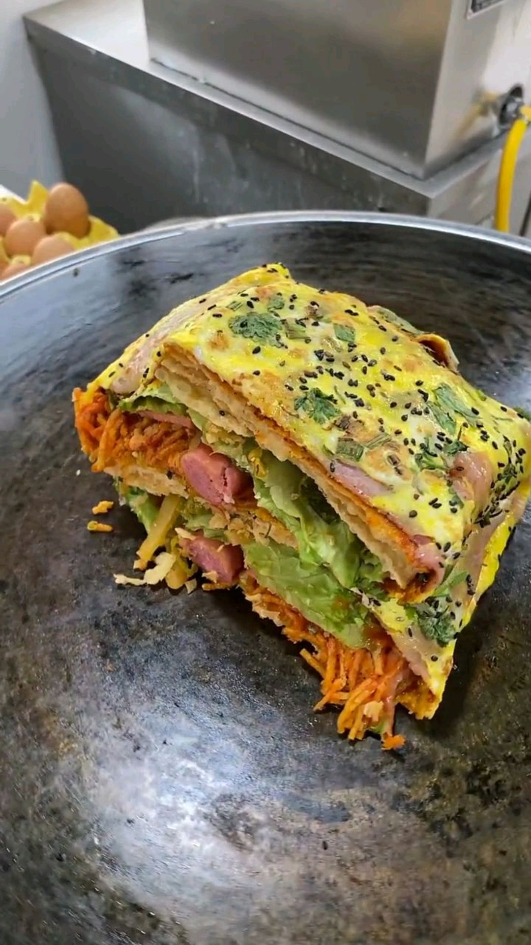 15块一份的杂粮煎饼,两个人都吃不完