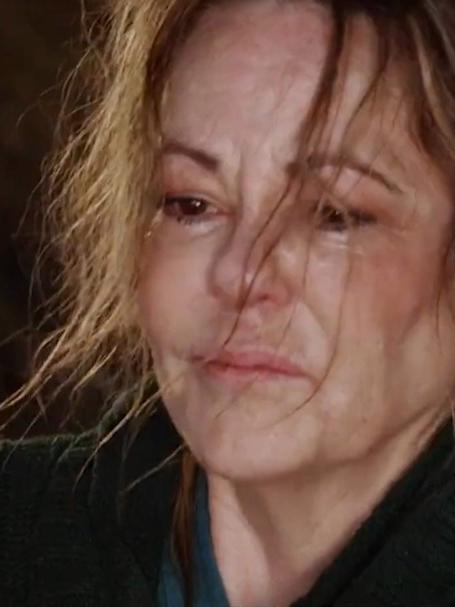 美人鱼被抓来做研究，不曾想她成功逃脱