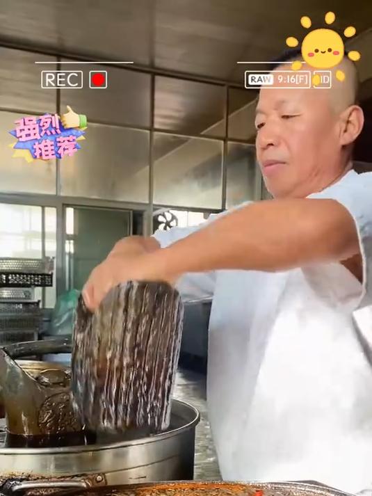 扒鸡还得吃德州老字号！香气四溢，口感酥软，一秒脱骨