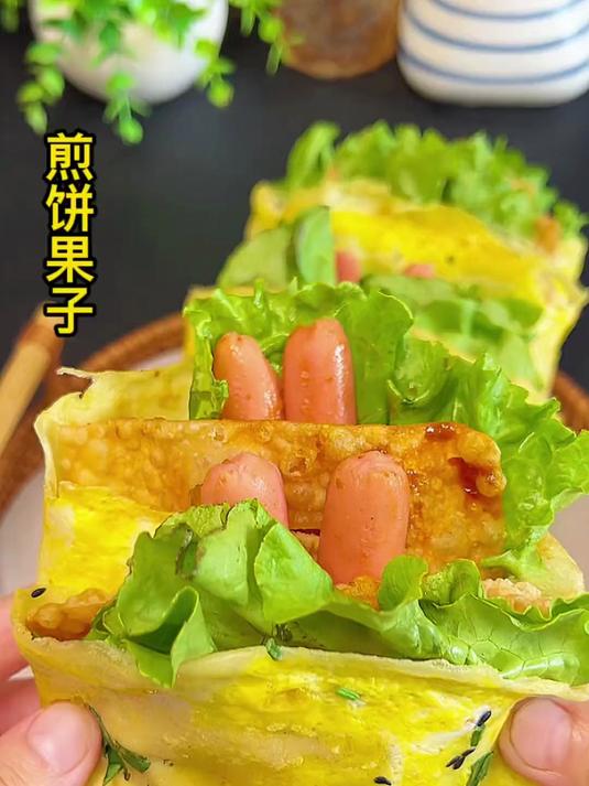 外面卖8块钱一个的煎饼果子,今天几十秒教会你