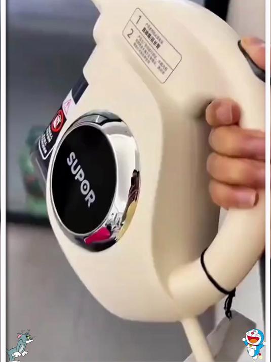 厨房油污难清理？高压蒸汽清洗机一喷就干净