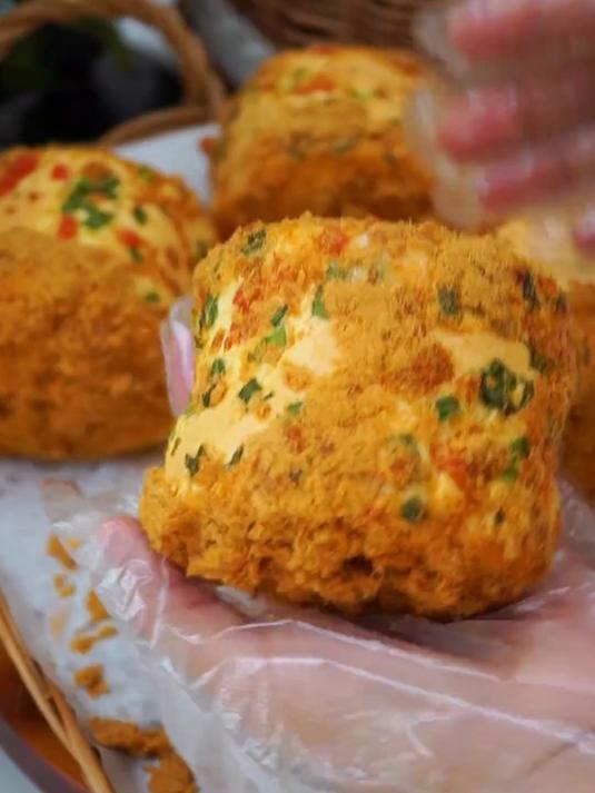 小时候坠爱吃的香葱火腿肉松蛋糕卷