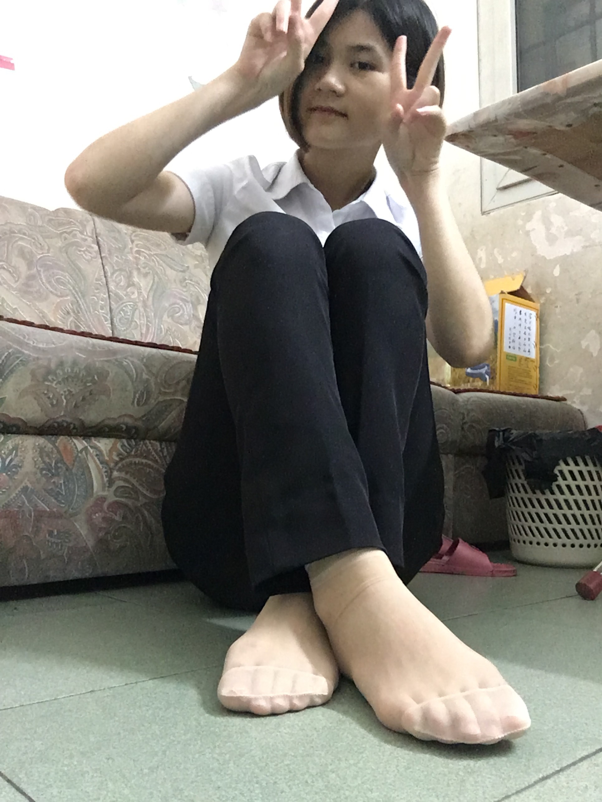 图片[23]-学妹校园寝室短丝系列032期 谭佐婷[40P22M]-六色网