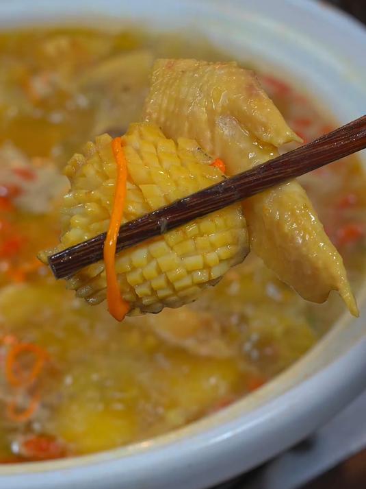 金汤鲍鱼土鸡 天气越来越冷了，做一道老婆爱吃的金汤鲍鱼土鸡