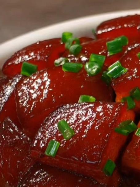 这是最近很火的电饭锅红烧肉做法