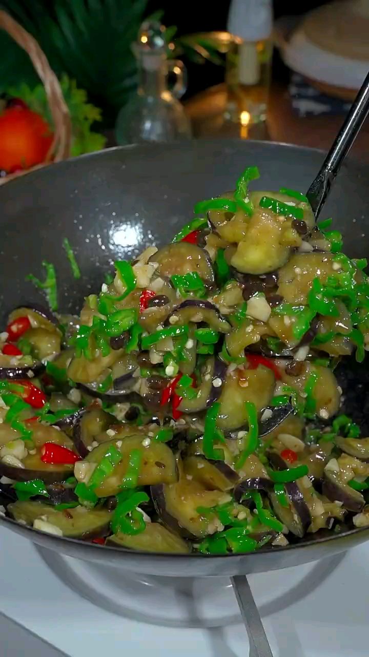 分享美食青椒炒茄子做法