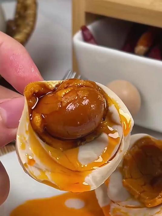 北海海鸭蛋绝了!红树林散养 + 流油起沙!