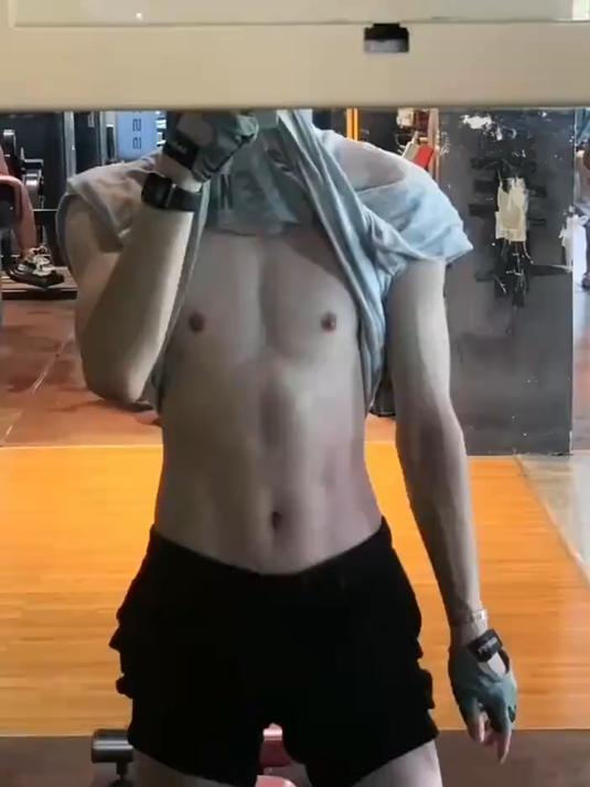 手机不行,拍出的照片也不行 肌肉男神 健身达人