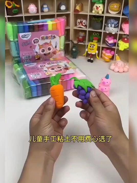 把橡皮泥搓一搓,卷一卷就是一只可爱的小兔子,赶紧试试吧!
