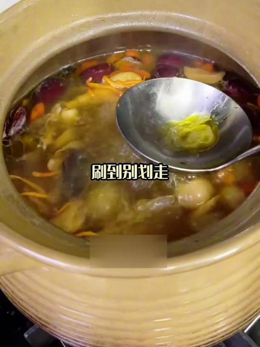 别再乱炖补汤！虫草花老鸭汤 2 小时熬制，健康滋补不踩雷