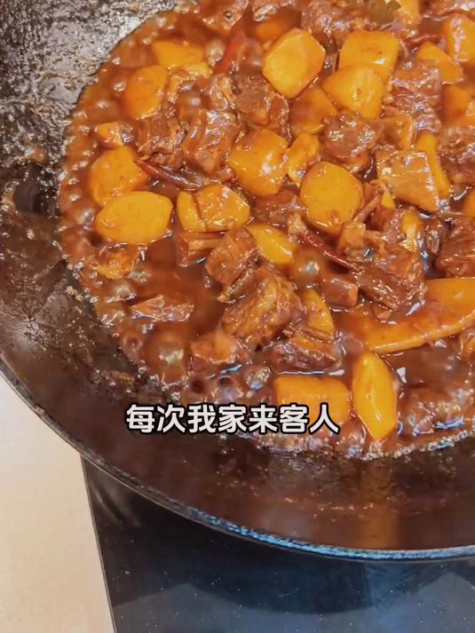 米饭刺客现世!土豆牛肉焖饭香到邻居报警