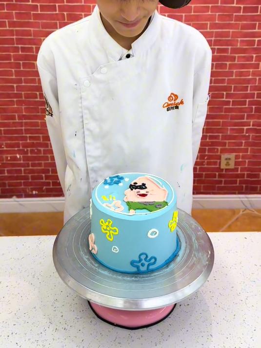 烘焙班老师分享学生们画得派大星,原来做蛋糕也考验美术功底